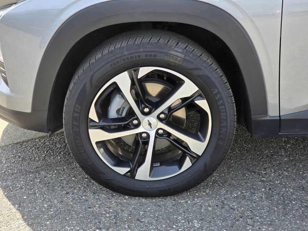 Used 2025 Chevrolet Trax RS w/ Driver Confidence Package FWD image 9