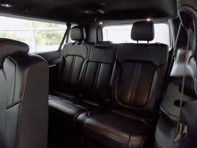 Certified 2024 Jeep Wagoneer L Series II image 24