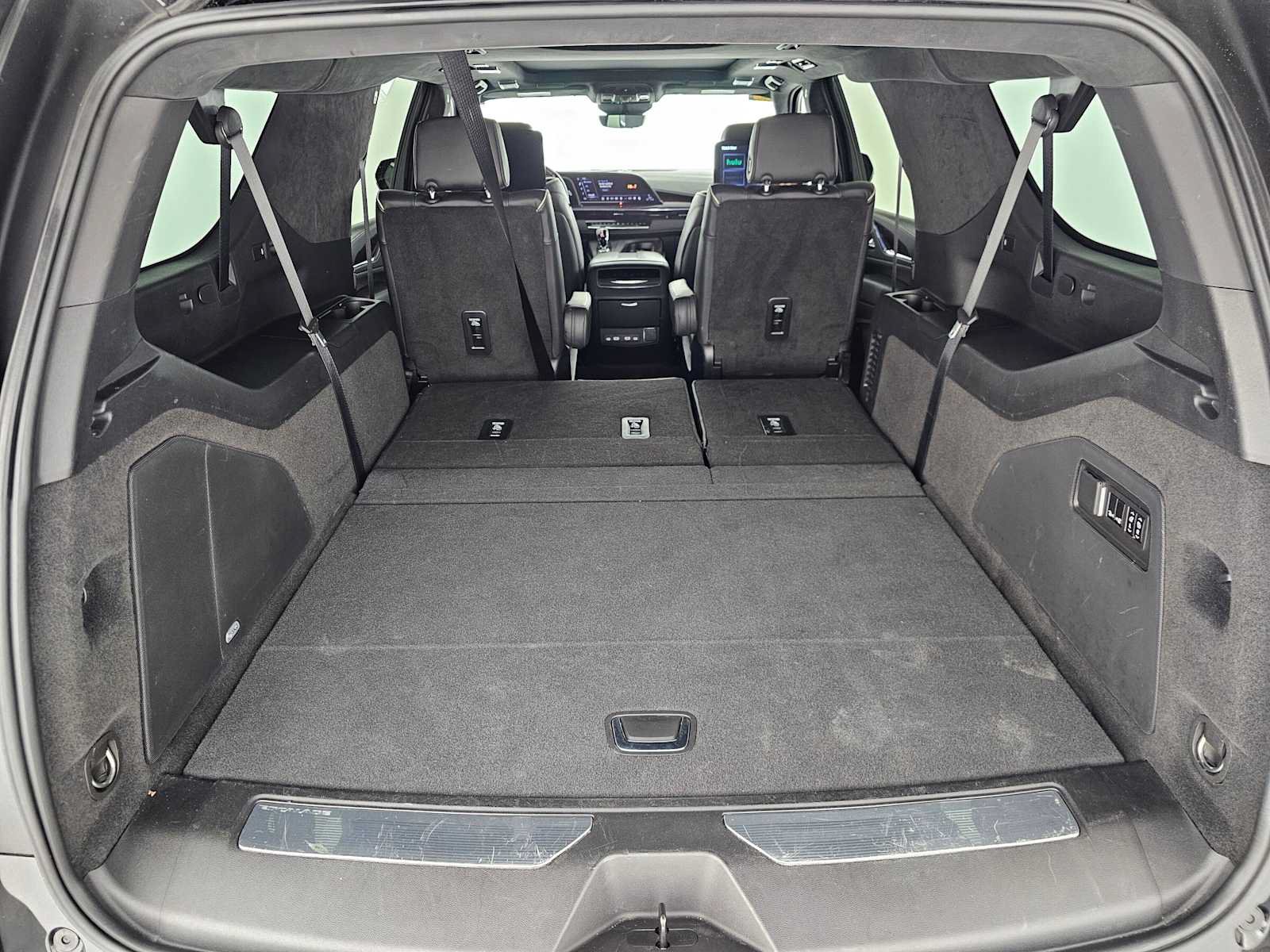 Used 2024 Cadillac Escalade ESV Premium Luxury Platinum AWD/4WD image 17