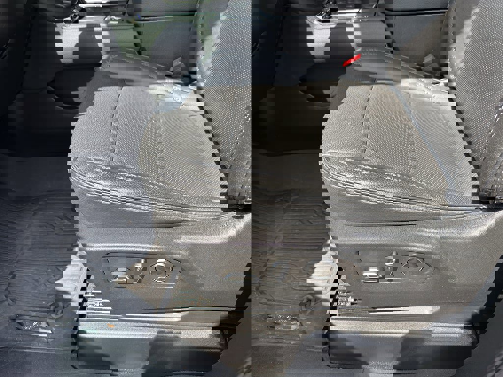 Used 2024 GMC Yukon Denali image 13