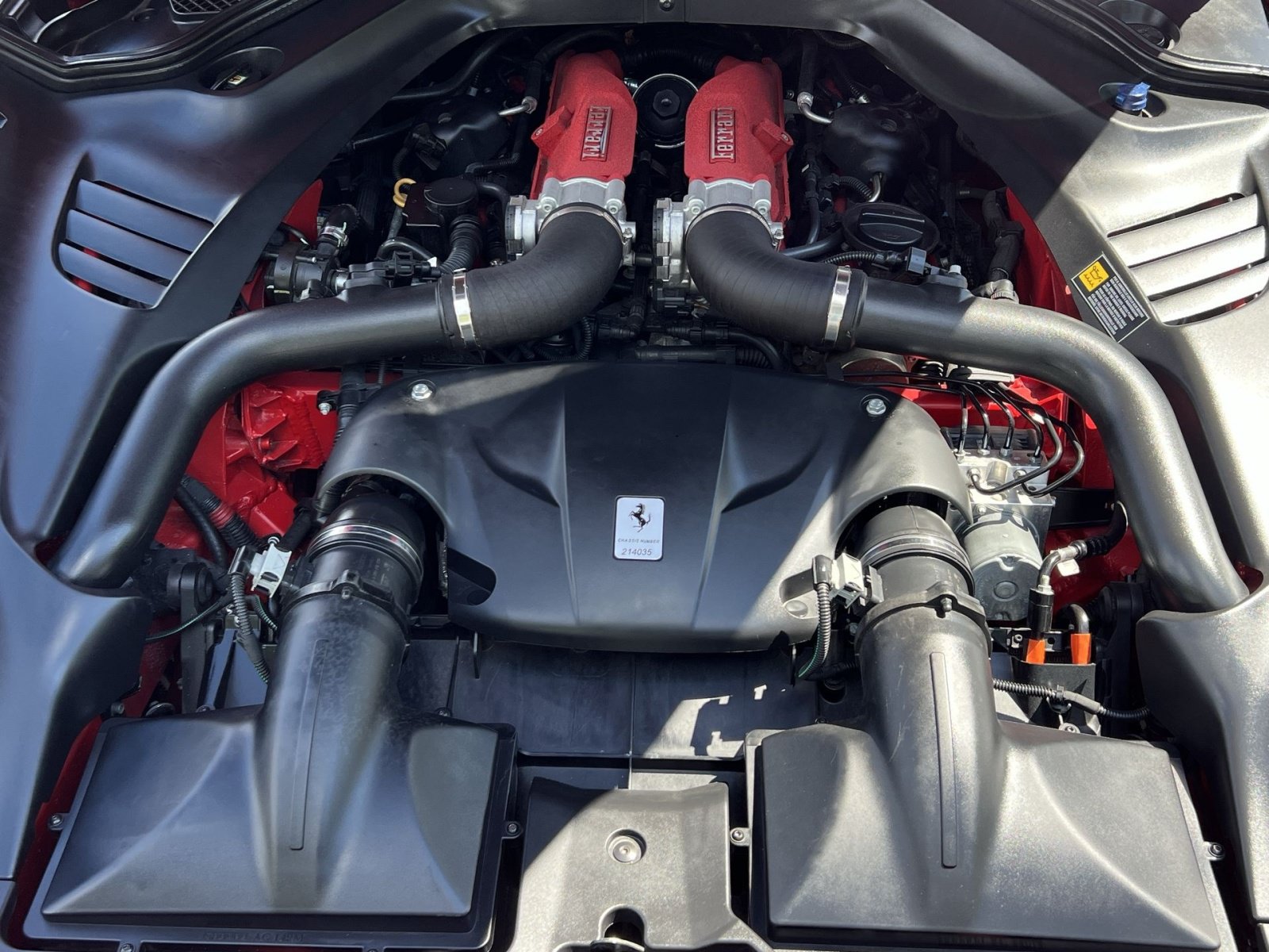 Used 2016 Ferrari California T RWD image 33