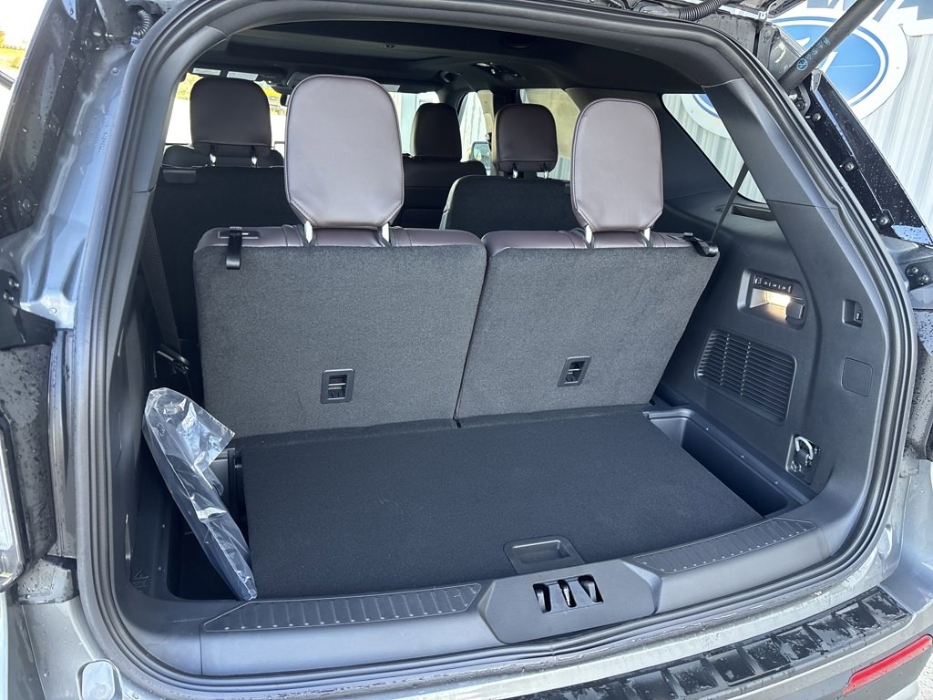 New 2026 Ford Explorer Platinum image 34