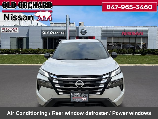 Used 2025 Nissan Rogue S AWD/4WD image 2