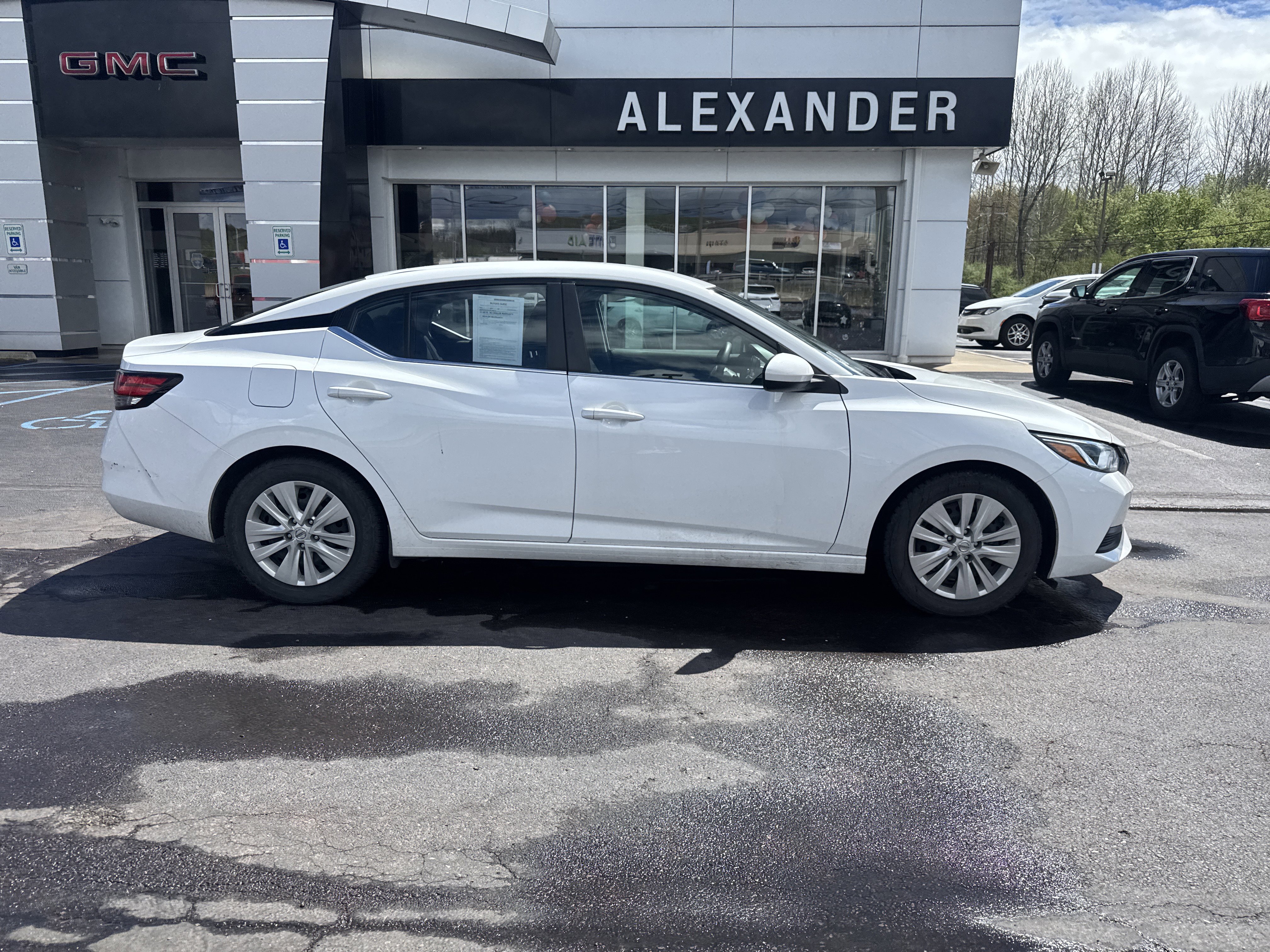 Used 2022 Nissan Sentra S image 3