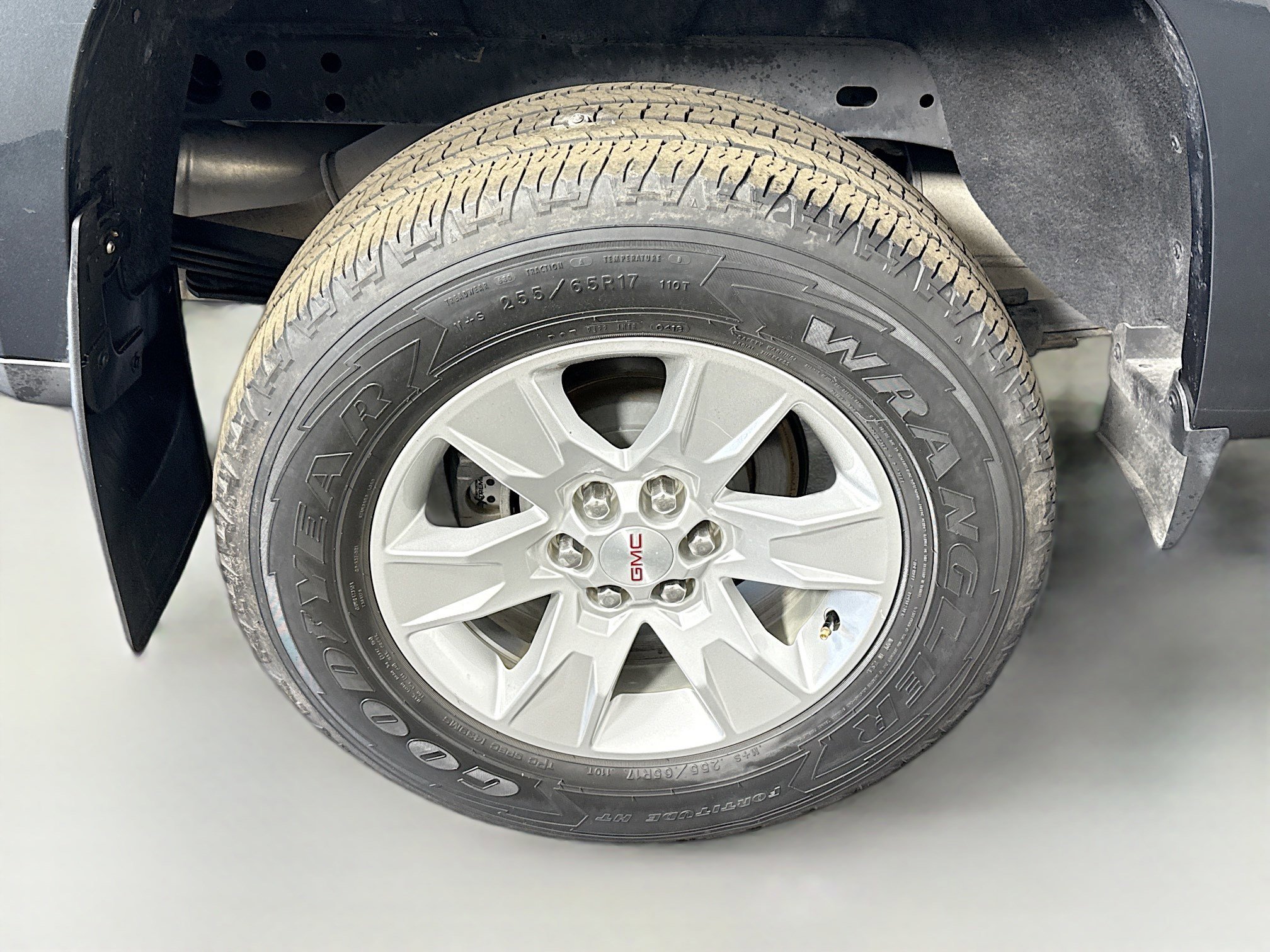 Used 2018 GMC Canyon SLE w/ SLE Convenience Package image 32