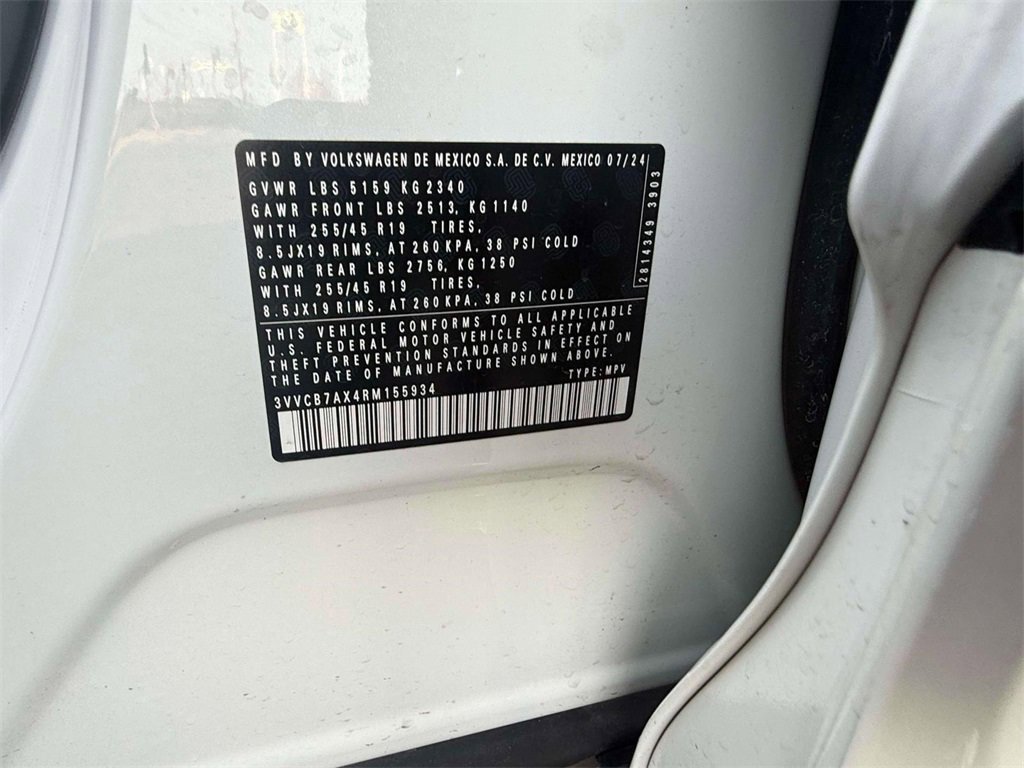 Certified 2024 Volkswagen Tiguan SE R-Line image 27