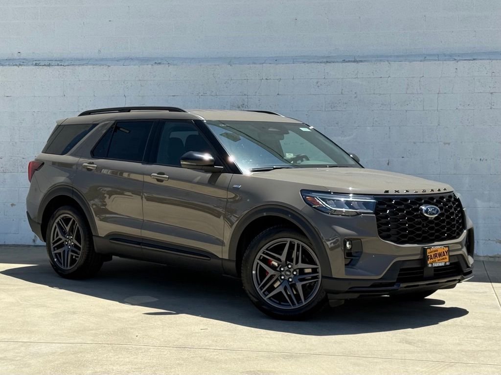 New 2026 Ford Explorer ST-Line w/ ST-Line Street Pack RWD image 1