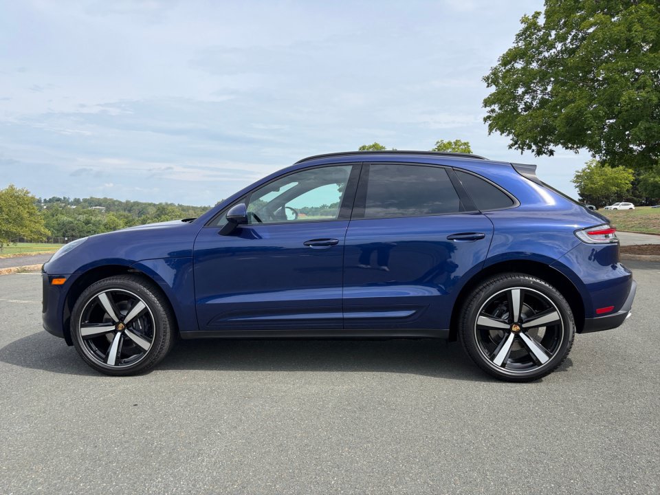 New 2026 Porsche Macan AWD/4WD image 2