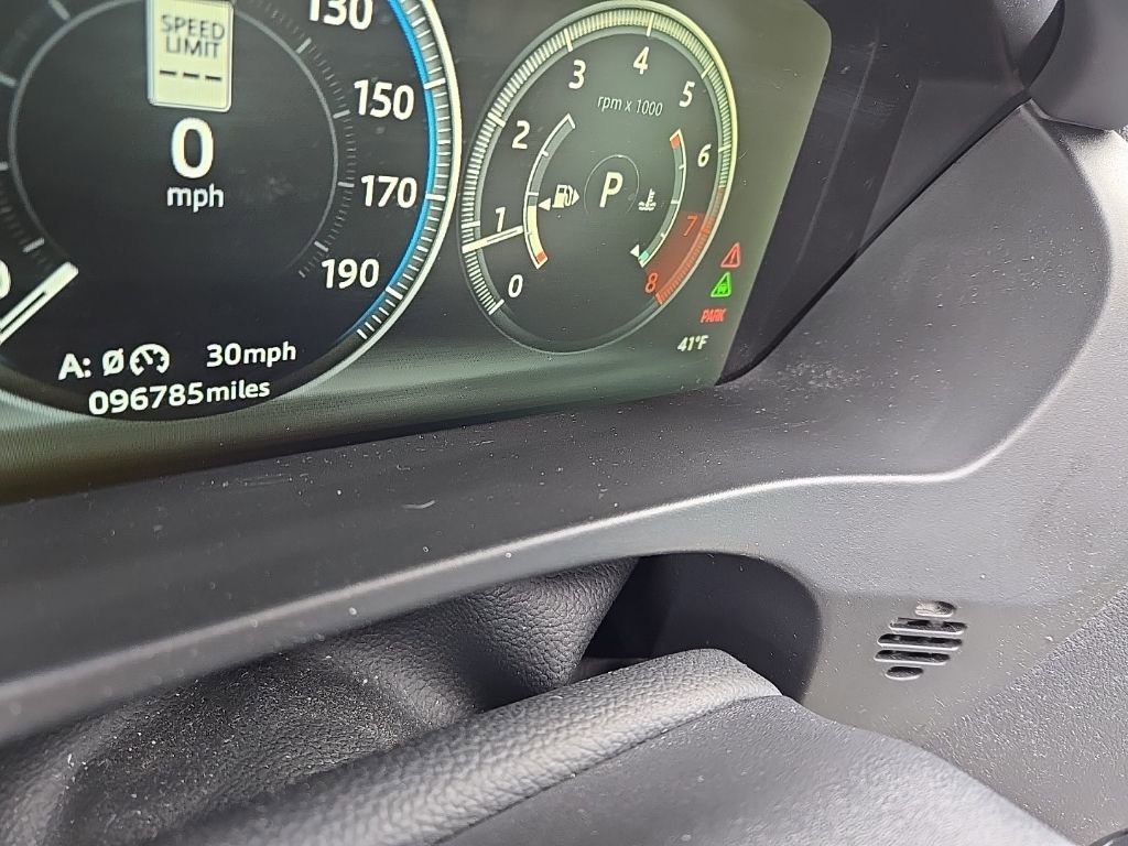 Used 2017 Jaguar F-PACE R-Sport image 13