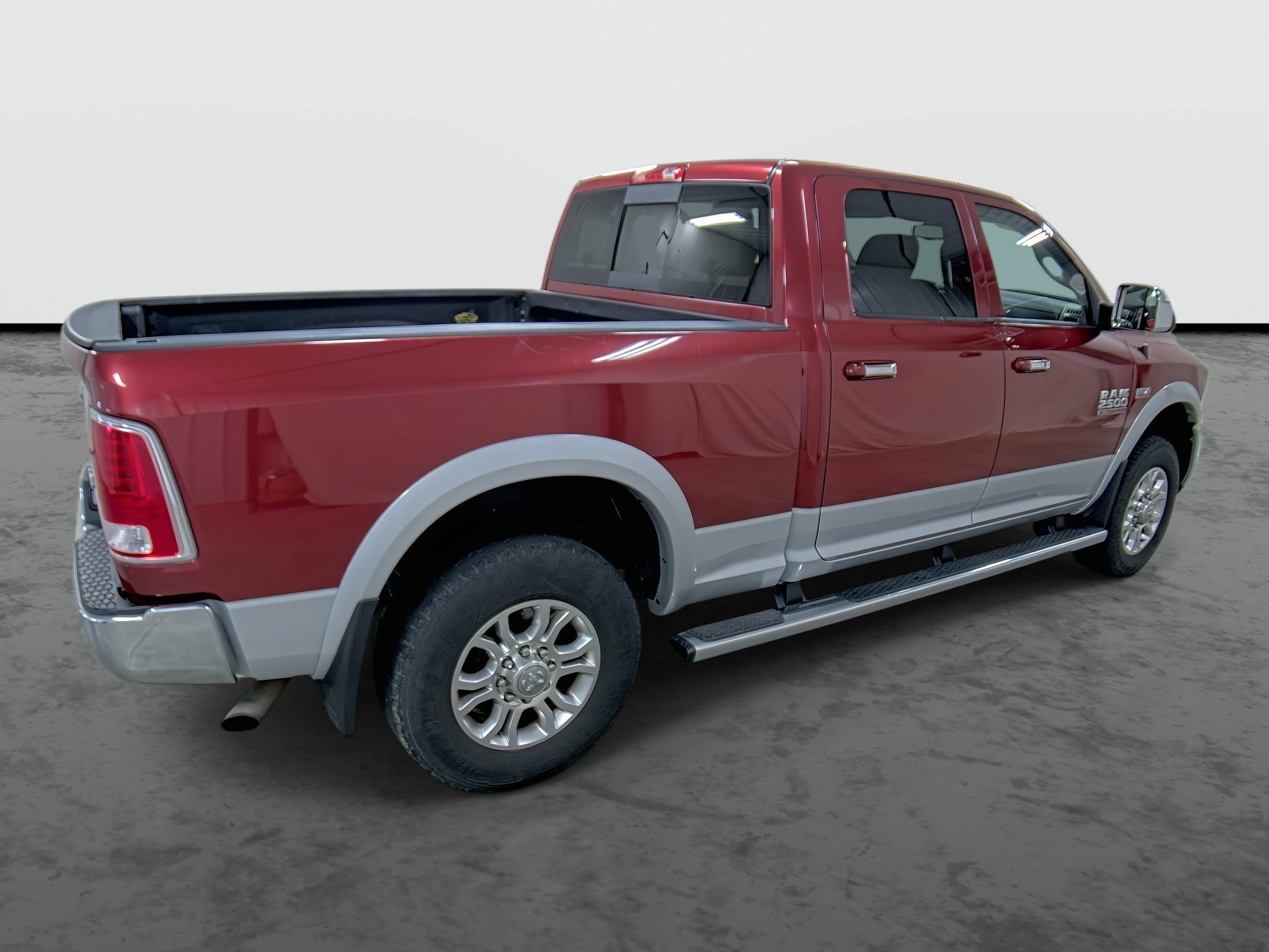 Used 2015 RAM 2500 Laramie AWD/4WD image 4