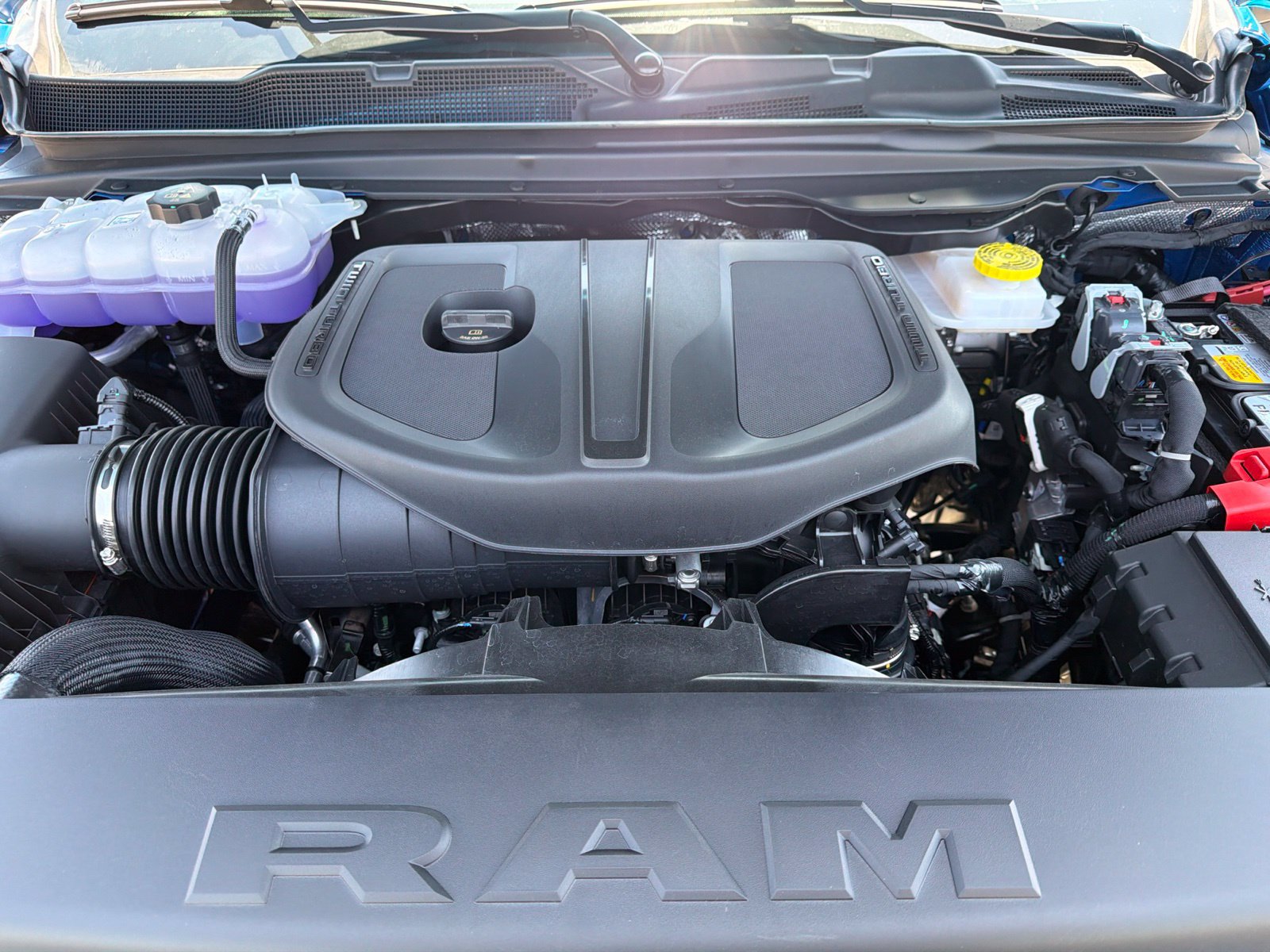 New 2026 RAM 1500 Laramie AWD/4WD image 12