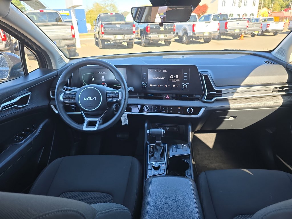 Used 2024 Kia Sportage LX image 19