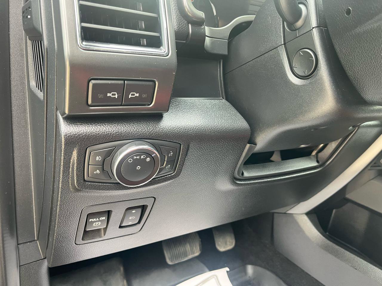 Used 2019 Ford F150 Lariat w/ Equipment Group 502A Luxury AWD/4WD image 13
