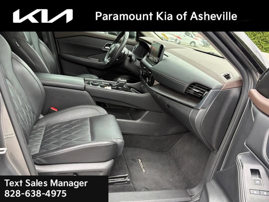 Used 2023 Nissan Rogue Platinum w/ Platinum Premium Package AWD/4WD image 16