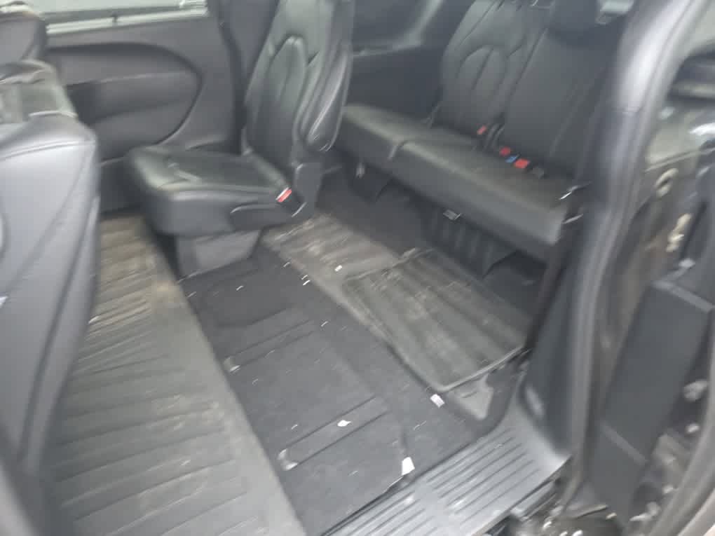 Used 2019 Chrysler Pacifica Touring-L Plus w/ Advanced Safetytec Group FWD image 6