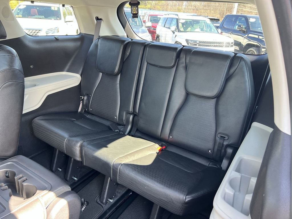 Used 2024 Kia Carnival SX Prestige image 26