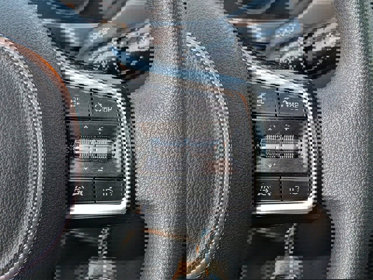 Used 2023 Kia Sorento LX image 21