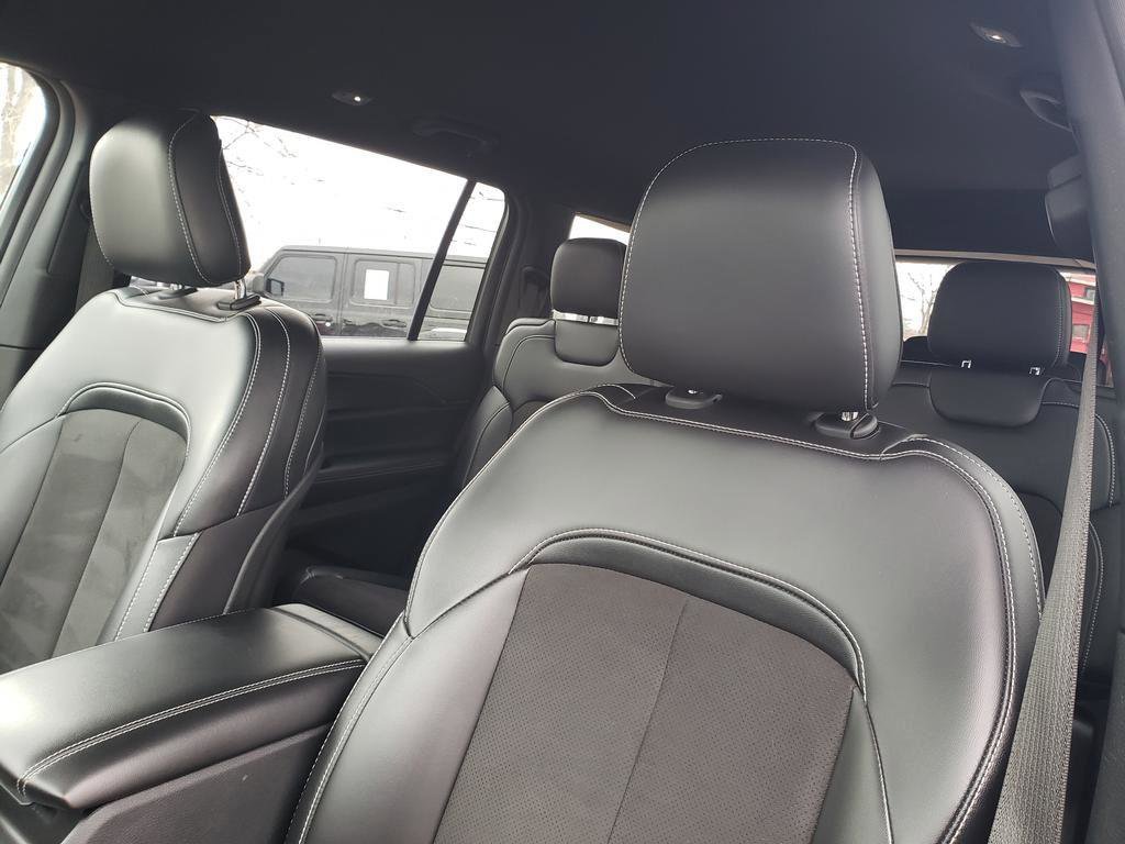 Used 2023 Jeep Grand Cherokee L Laredo image 30