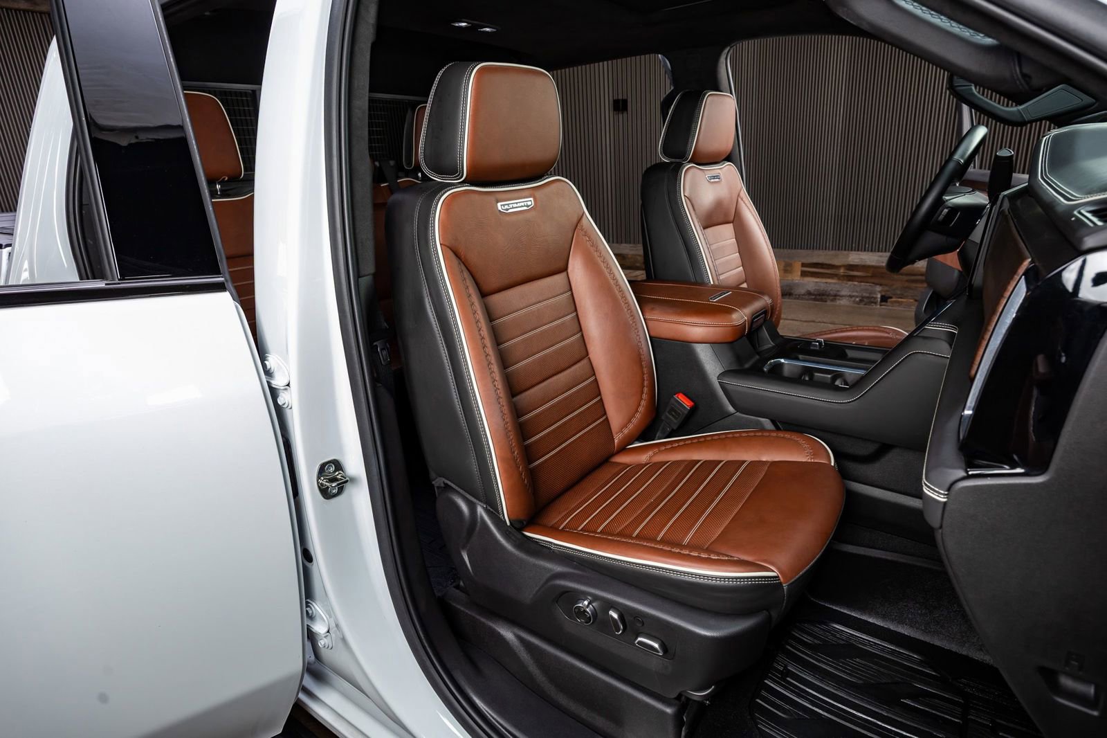 Used 2025 GMC Sierra 2500 Denali Ultimate image 30