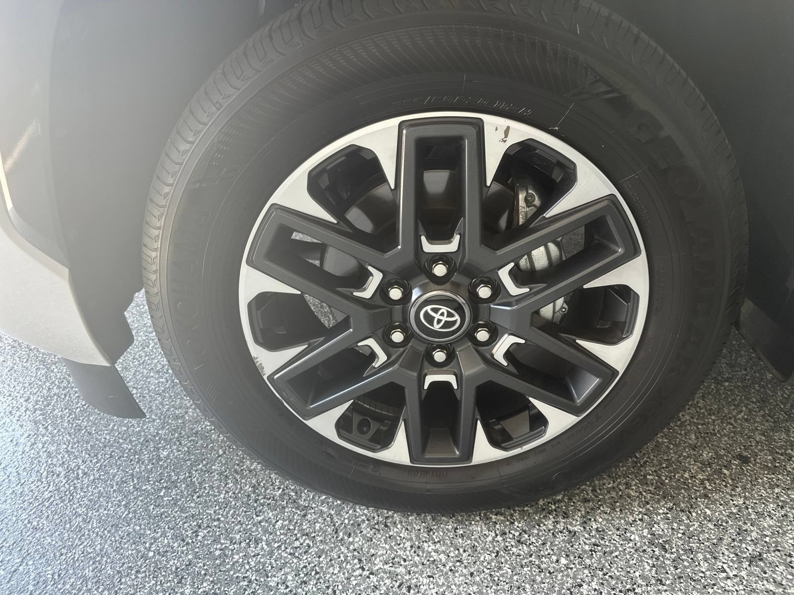 Used 2025 Toyota Sequoia Limited w/ Tow Technology Package AWD/4WD image 26