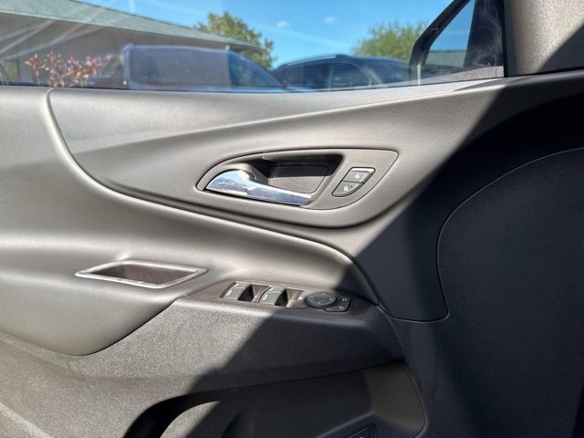 Used 2020 Chevrolet Equinox LT w/ Sport Edition image 27