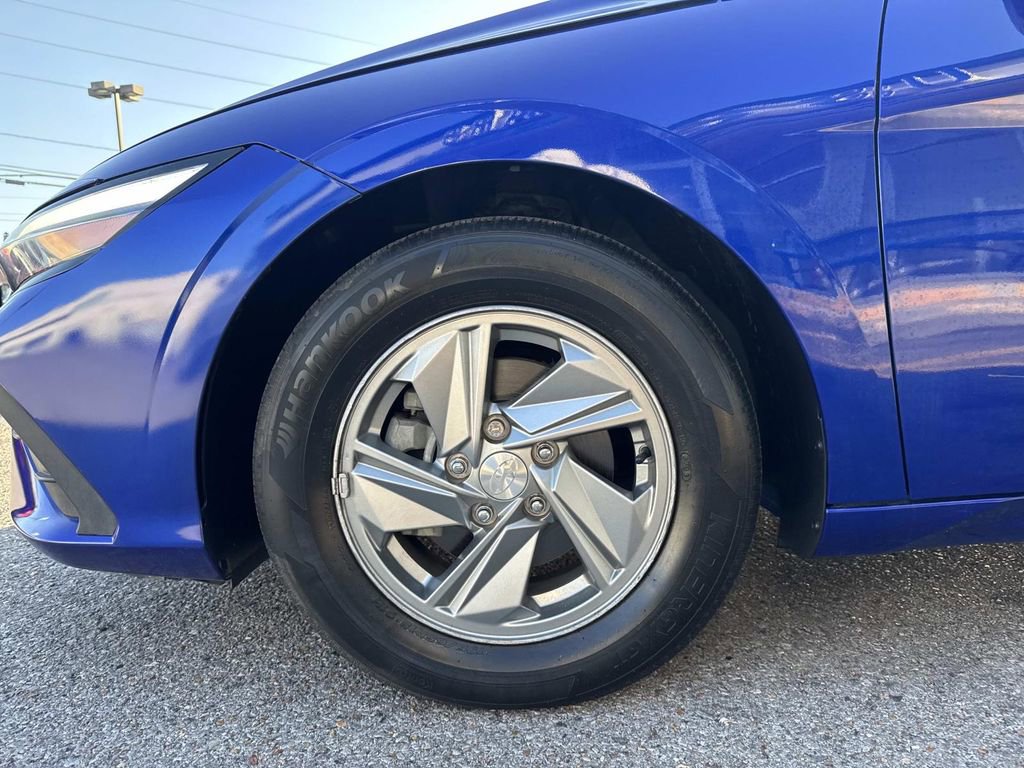 Used 2024 Hyundai Elantra SE image 5
