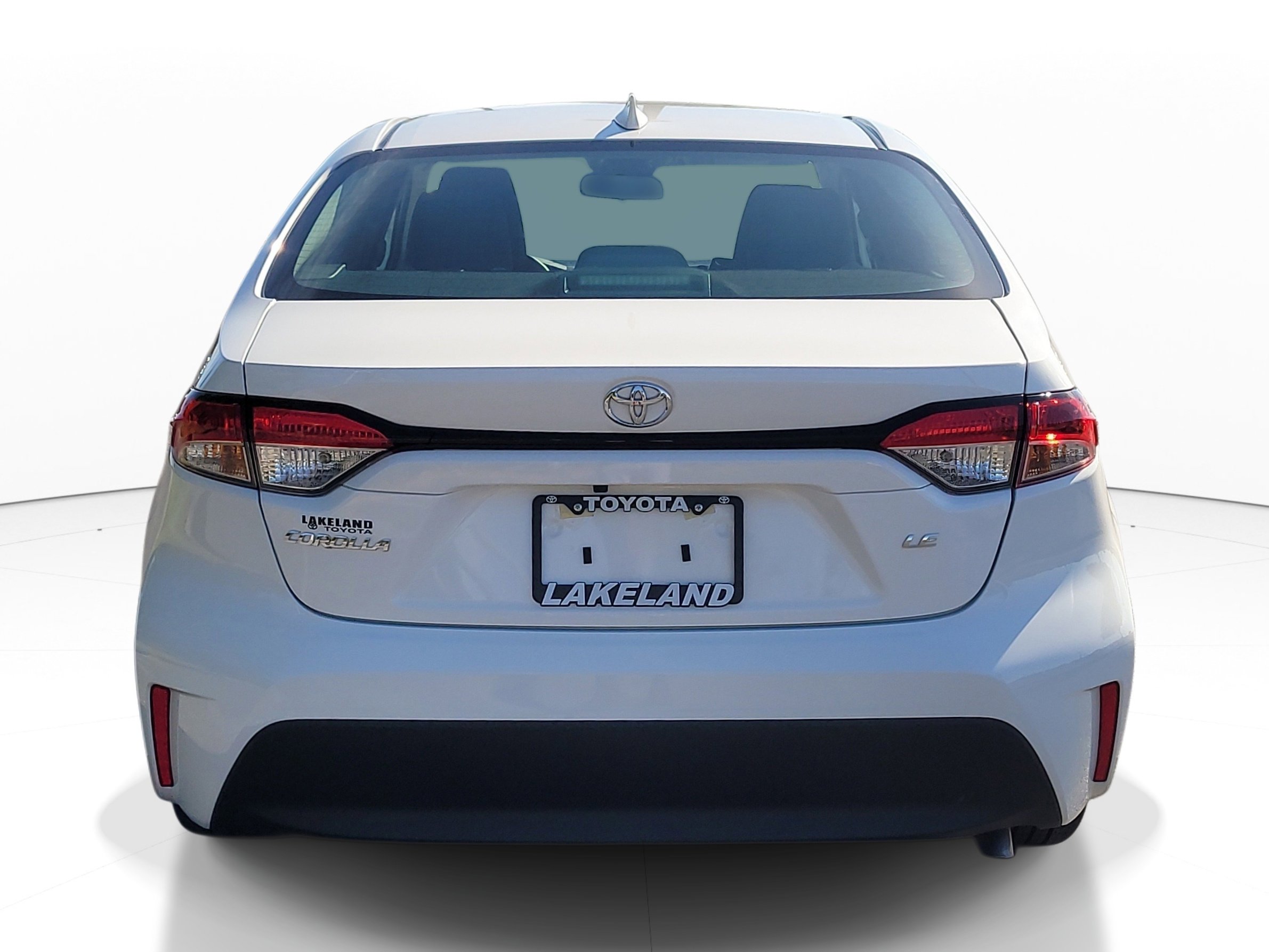 Used 2025 Toyota Corolla LE FWD image 6