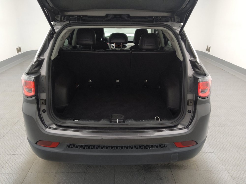 Used 2022 Jeep Compass Latitude FWD image 29