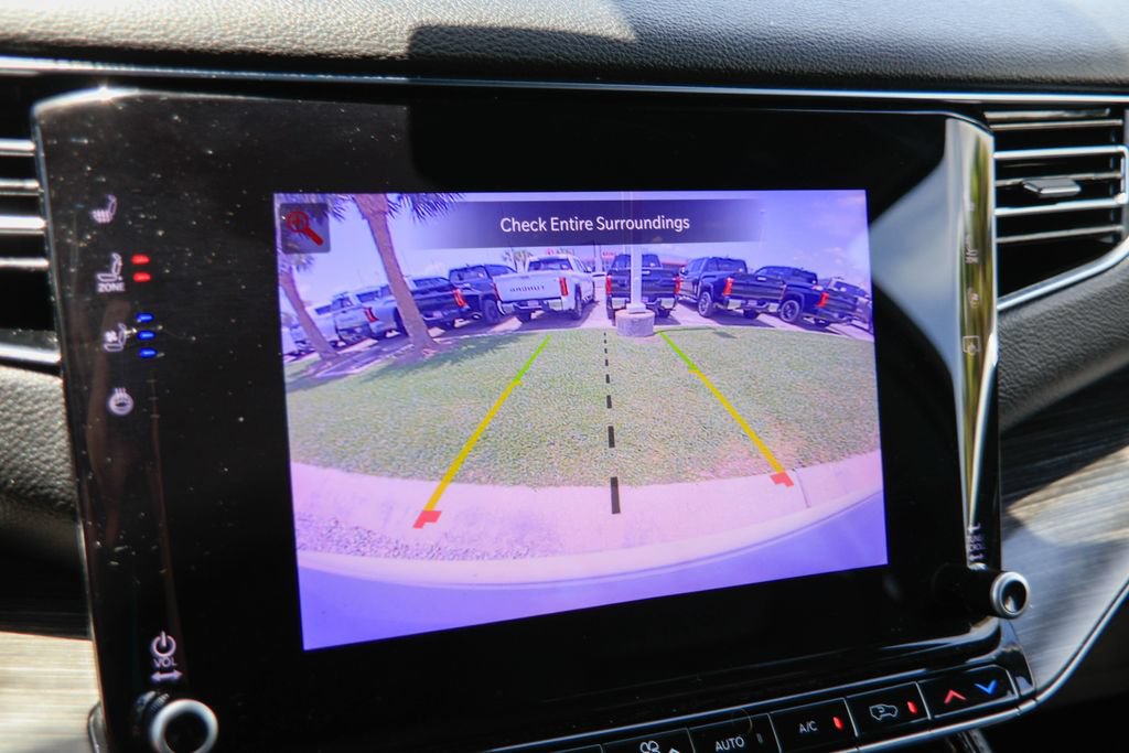 Used 2023 Jeep Wagoneer L Series III w/ Preferred Equipment Group AWD/4WD image 4