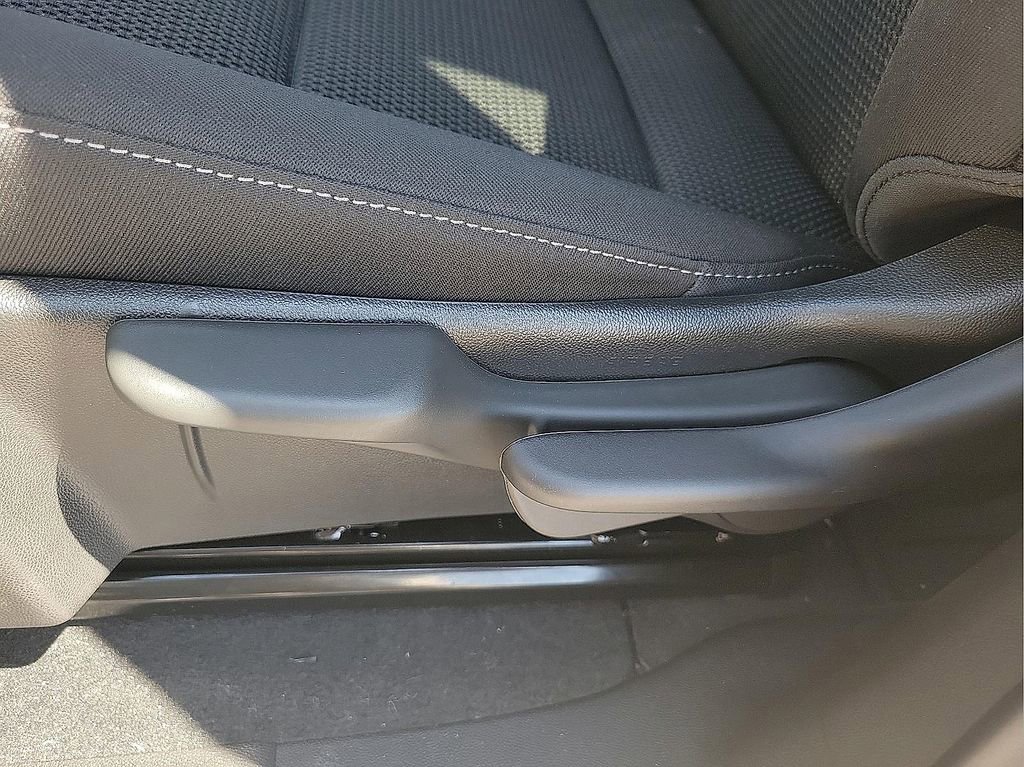 New 2026 GMC Canyon Elevation w/ Convenience Package image 15