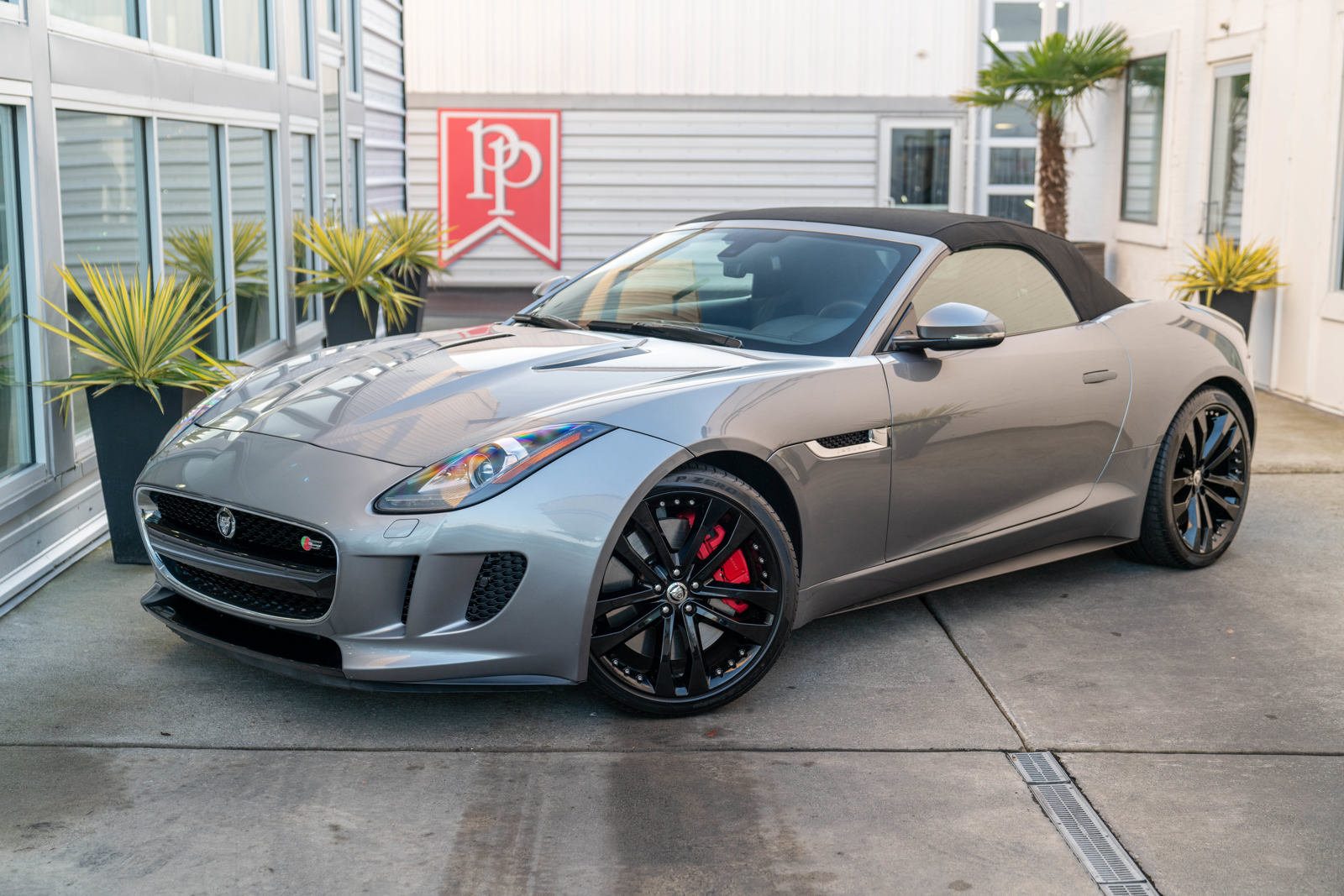 Used 2014 Jaguar F-TYPE S RWD image 10