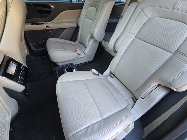 Used 2022 Lincoln Aviator Reserve w/ Elements Package Plus image 30