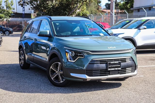 Certified 2025 Kia Niro EX FWD image 2