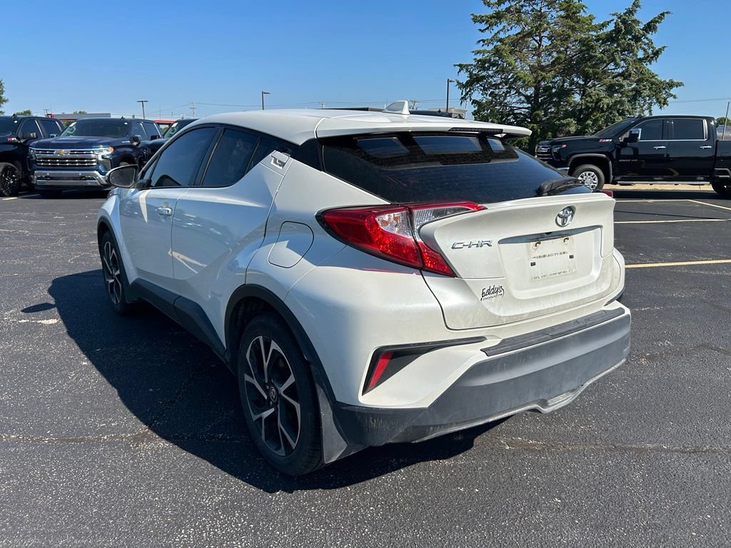 Used 2020 Toyota C-HR XLE FWD image 5