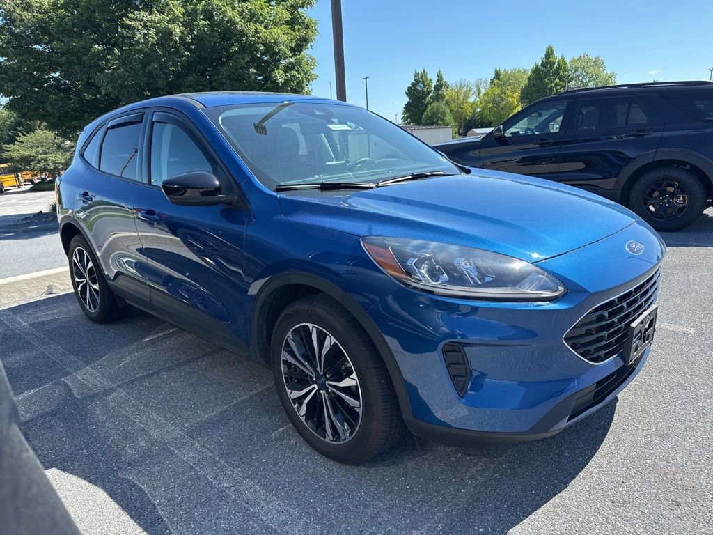 Certified 2022 Ford Escape SE w/ SE Sport Appearance Package AWD/4WD image 1