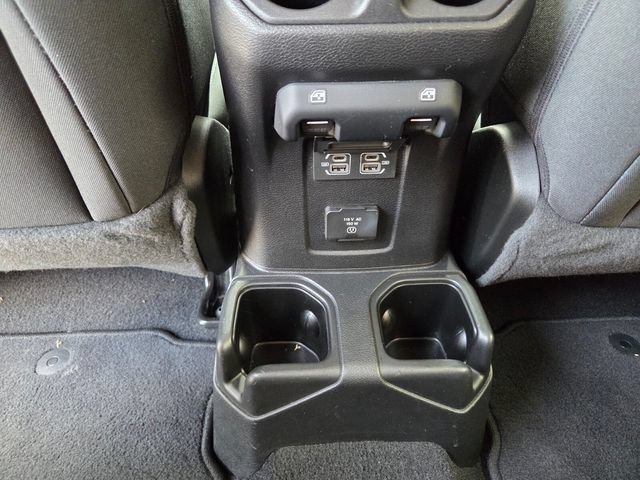 Used 2022 Jeep Wrangler Unlimited Sahara AWD/4WD image 13