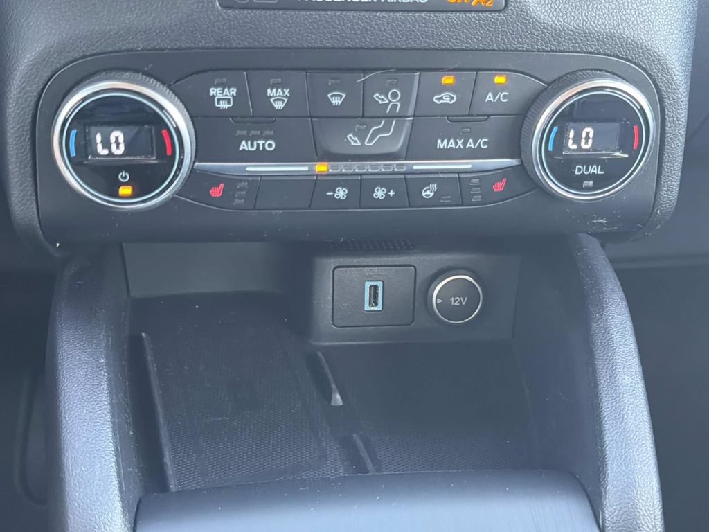 Certified 2020 Ford Escape Titanium FWD image 23