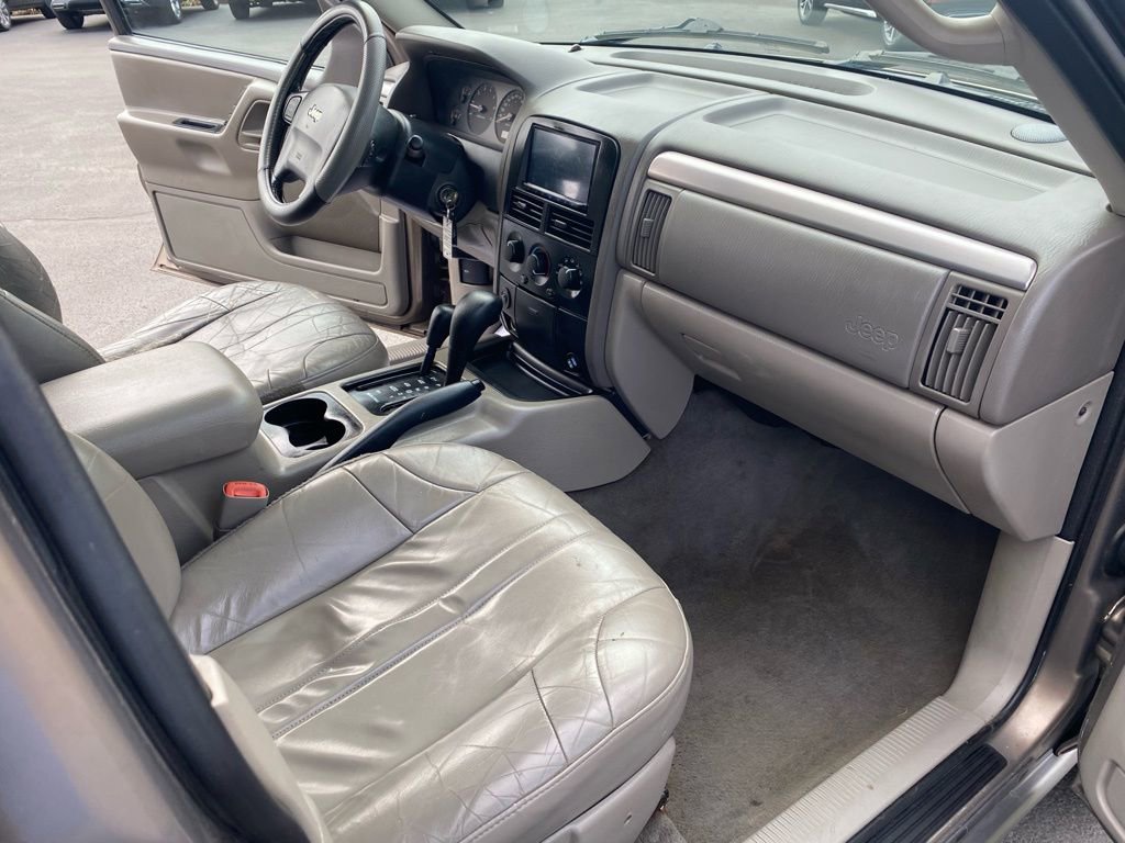 Used 2002 Jeep Grand Cherokee Laredo image 25