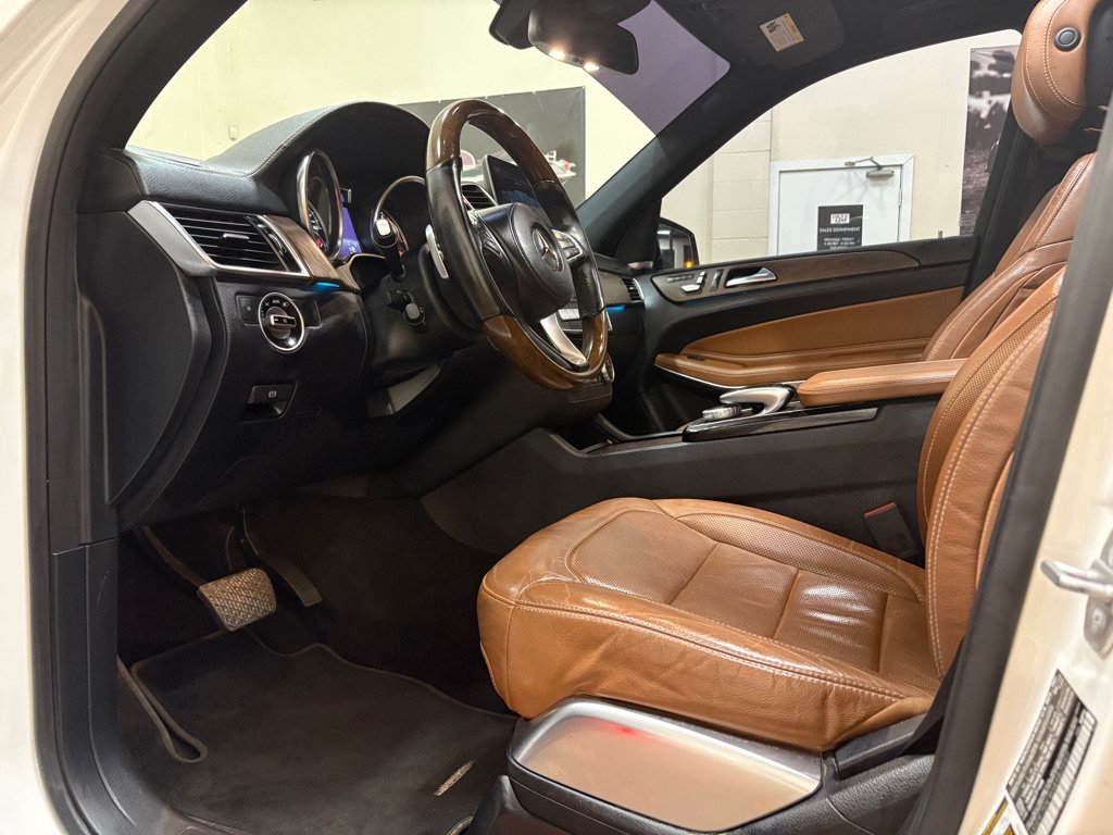 Used 2017 Mercedes-Benz GLS 550 4MATIC image 12