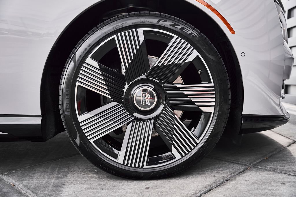 Used 2025 Rolls-Royce Spectre w/ Spectre Launch Package image 19