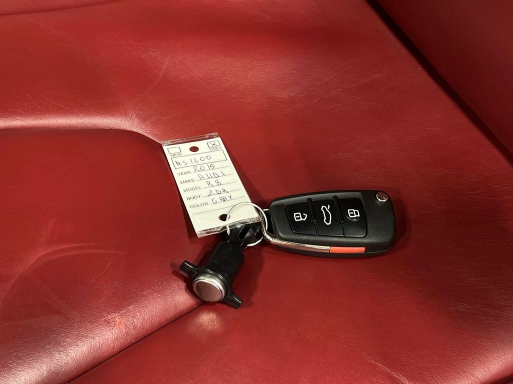 Used 2015 Audi R8 V8 w/ Extended Leather Package AWD/4WD image 35
