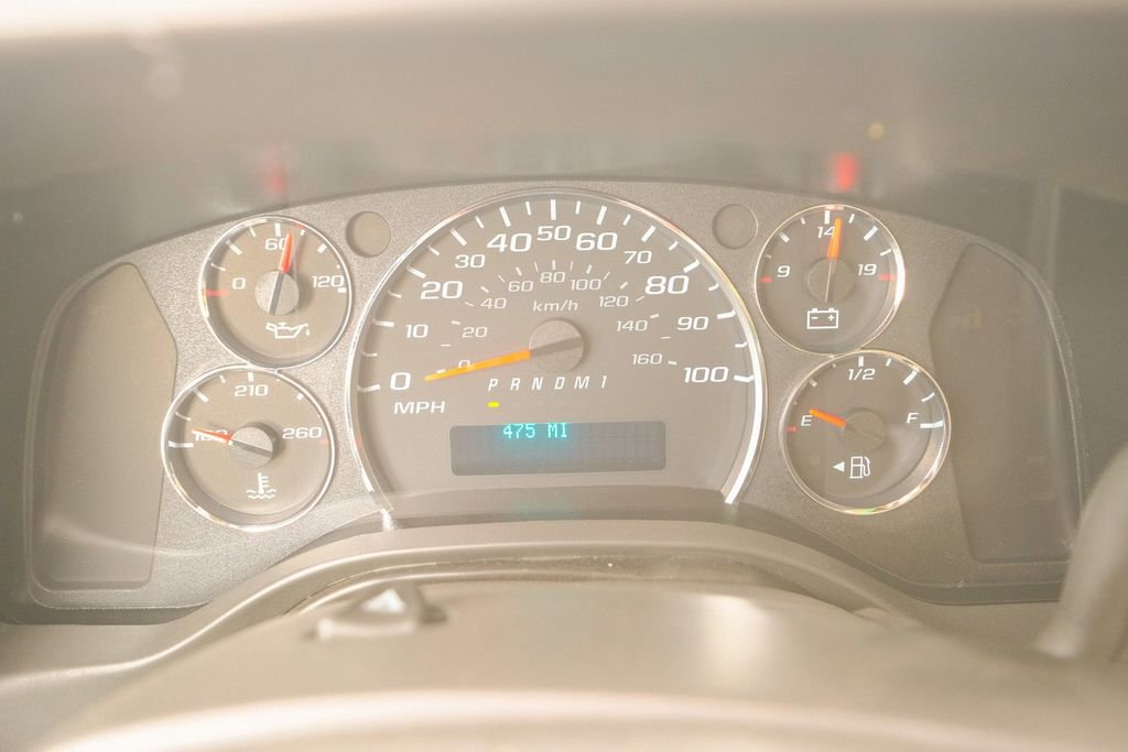 Used 2025 Chevrolet Express 2500 w/ Driver Convenience Package image 28