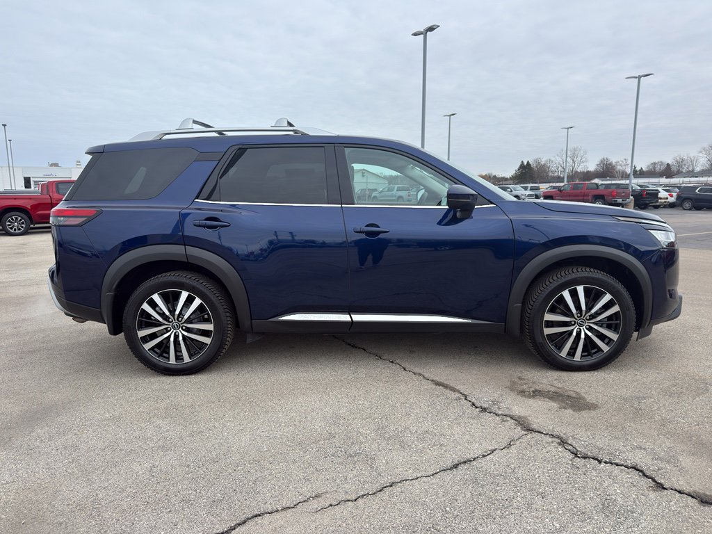 Certified 2024 Nissan Pathfinder Platinum w/ Cargo Package image 4