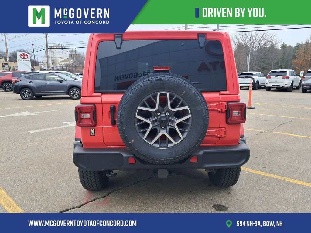 Used 2024 Jeep Wrangler Unlimited Sahara AWD/4WD image 4