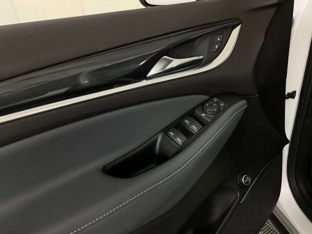 Used 2023 Buick Enclave Essence image 28