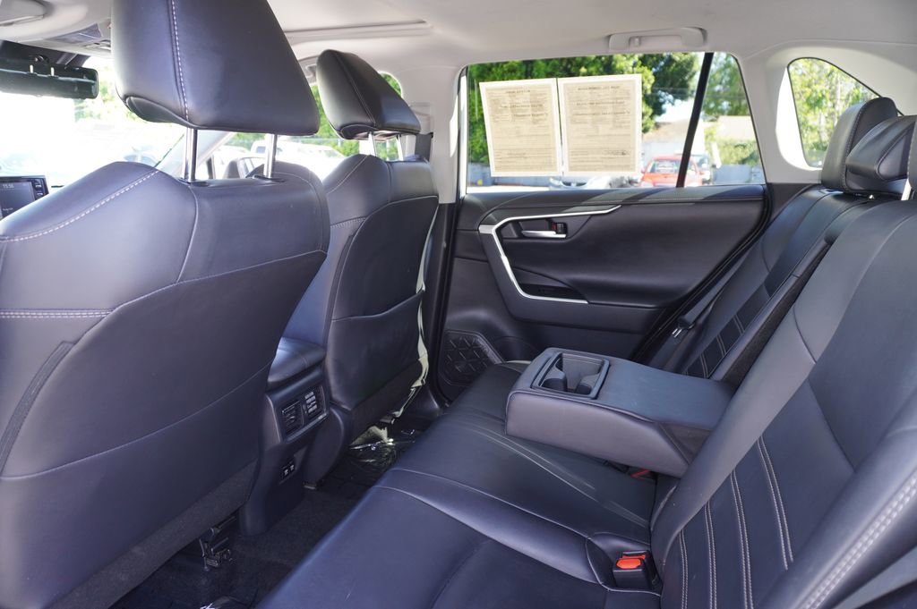 Used 2019 Toyota RAV4 Limited w/ Carpet Mat Package AWD/4WD image 10