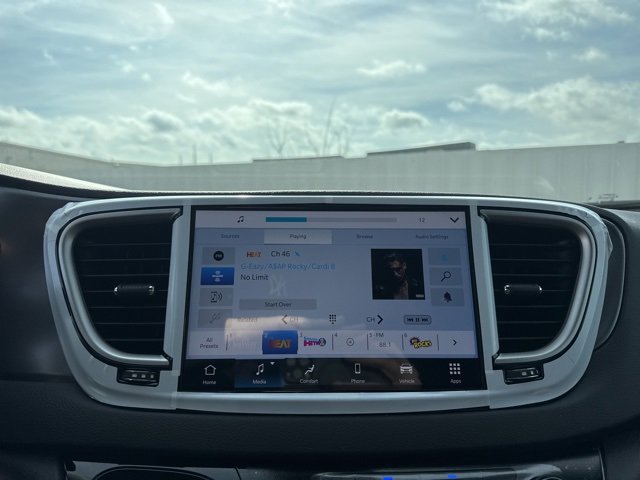 New 2026 Chrysler Voyager LX image 16