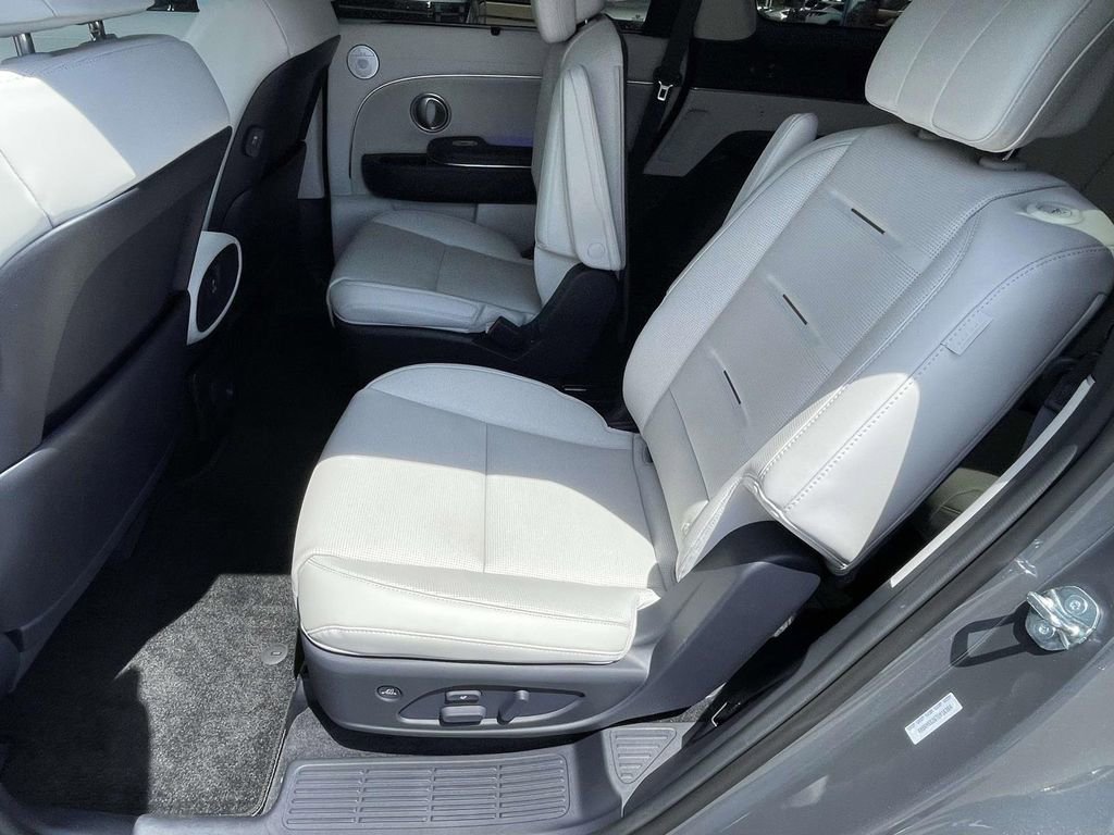 Used 2026 Hyundai Palisade Calligraphy FWD image 11