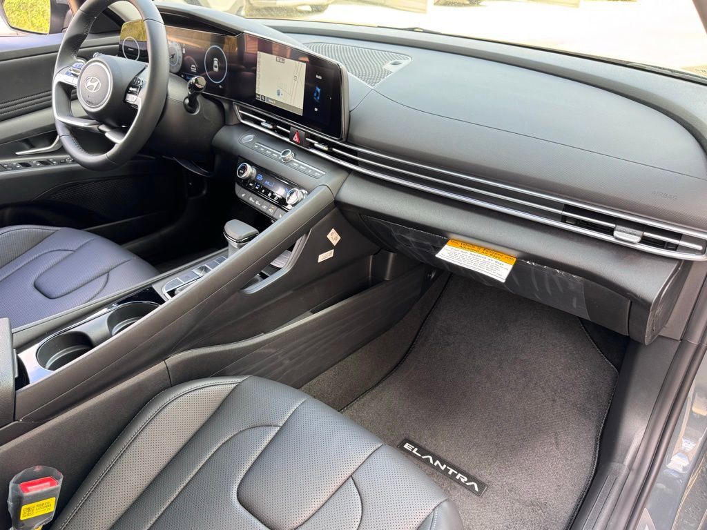 New 2026 Hyundai Elantra Limited image 18