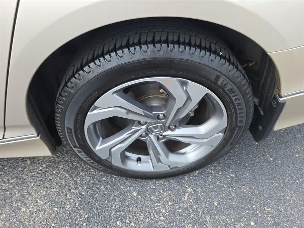 Certified 2018 Honda Accord EX image 28